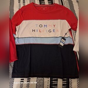 WOMEN'S XL LONG SLEEVE TOMMY HILFIGER WITH TAGS